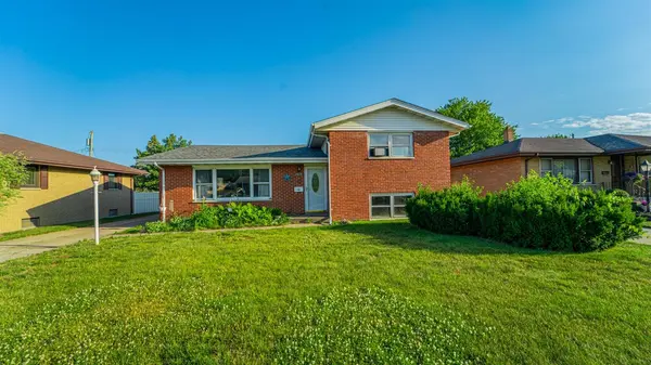 3646 Manor DR, Highland, IN 46322