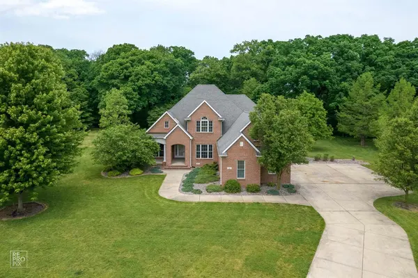 241 Northwind DR, Valparaiso, IN 46385