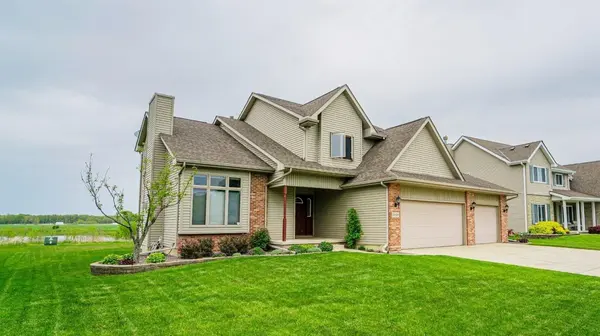 5816 Wildrose LN, Schererville, IN 46375