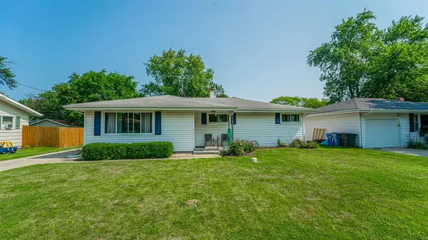 320 Bluebird AVE, Crown Point, IN 46307