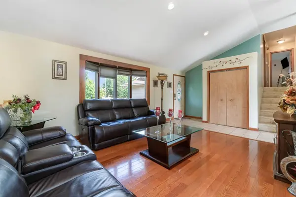 7631 Murrelet ST, Hobart, IN 46342