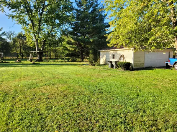 709 E 14th ST, Hobart, IN 46342