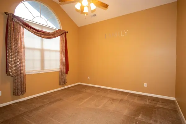 511 Cochran DR, Crown Point, IN 46307