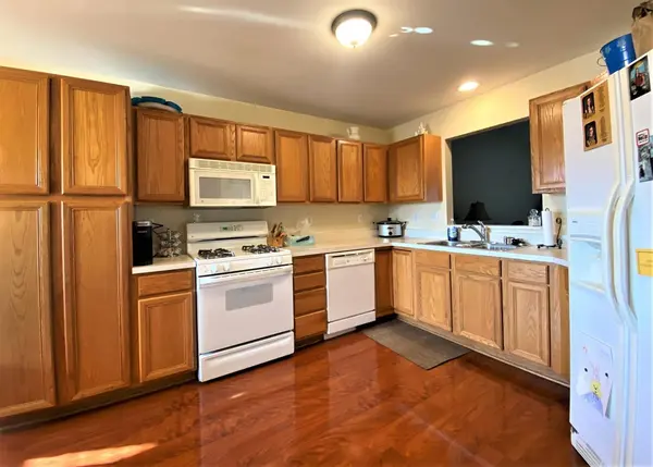 5700 Iris LN, Schererville, IN 46375