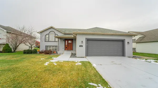 6586 Arrowhead DR, Schererville, IN 46375