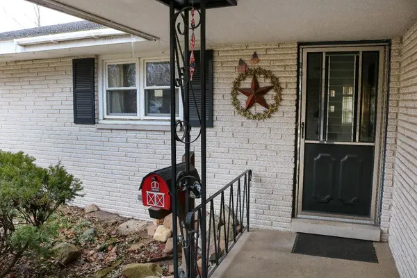 1201 Indian Path, Munster, IN 46321