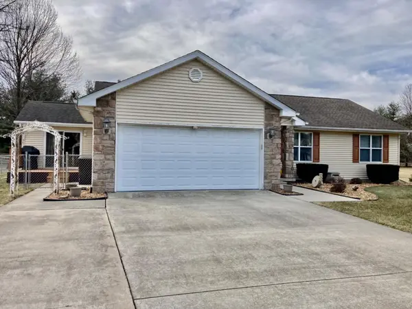 11378 N Pine CT, Wheatfield, IN 46392