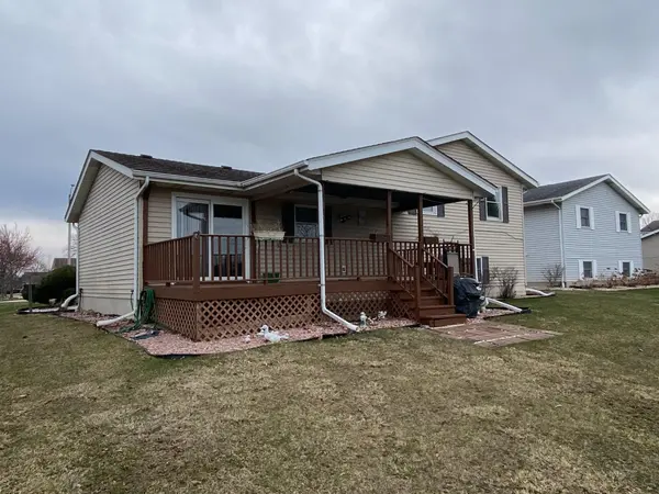 2802 Painted Leaf DR, Crown Point, IN 46307