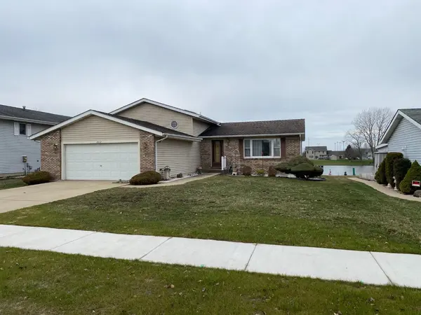 2802 Painted Leaf DR, Crown Point, IN 46307