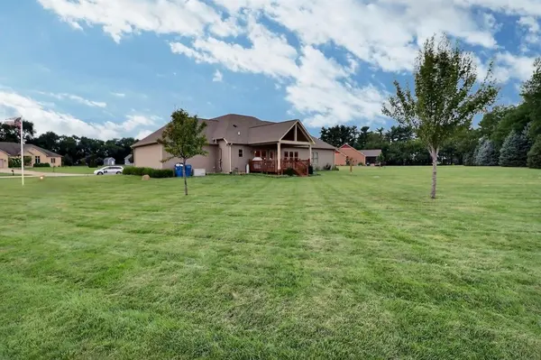 409 Amy Rose LN, Valparaiso, IN 46383