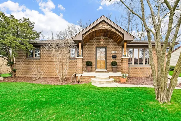 304 W 38th CT, Griffith, IN 46319