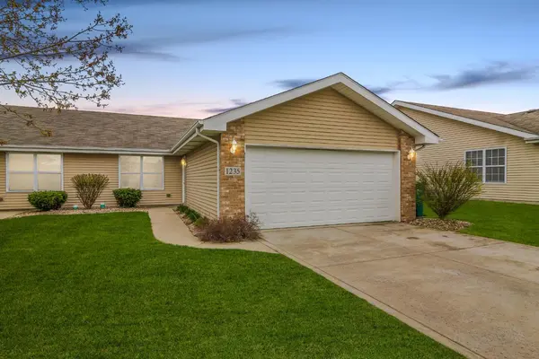 1235 W 83rd CT, Merrillville, IN 46410