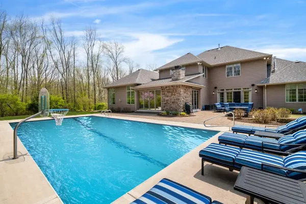 842 W 137th AVE, Crown Point, IN 46307