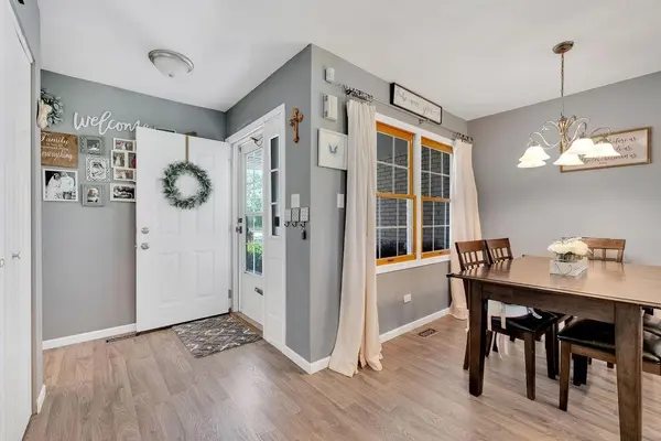 7812 W 158th CT, Orland Park, IL 60462