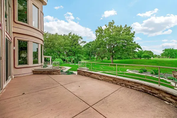 1105 Killarney DR, Dyer, IN 46311