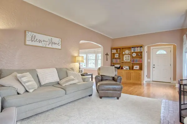 653 S Main ST, Crown Point, IN 46307