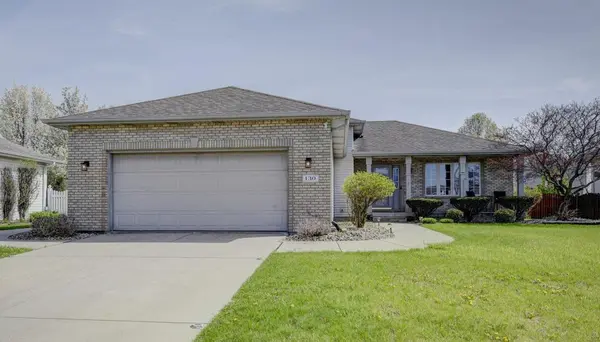 130 Beiriger DR, Dyer, IN 46311