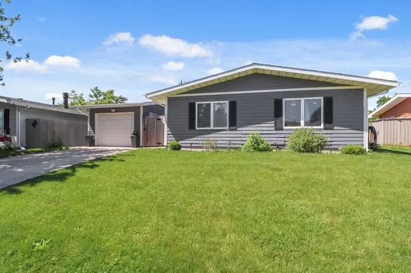 387 Sandalwood DR, Valparaiso, IN 46385