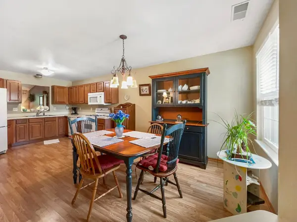 2925 Freedom CIR, Crown Point, IN 46307