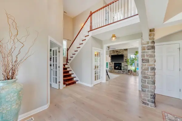 2551 Naples DR, Valparaiso, IN 46385
