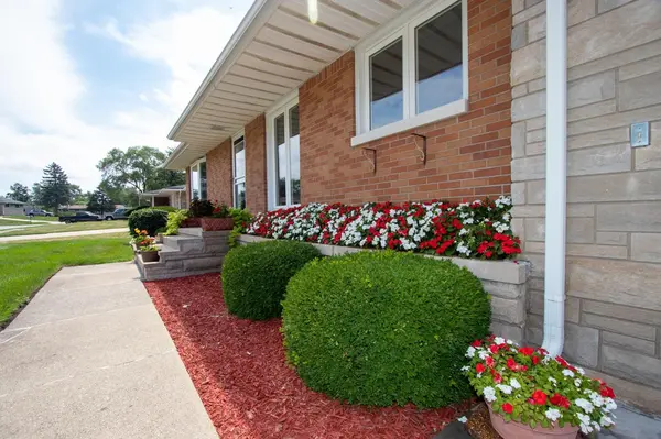 5580 Adams ST, Merrillville, IN 46410