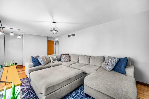 2207 Cardinal DR, East Chicago, IN 46312