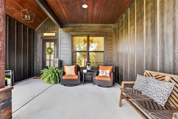 53 N Oaks RD, Harrah, OK 73045