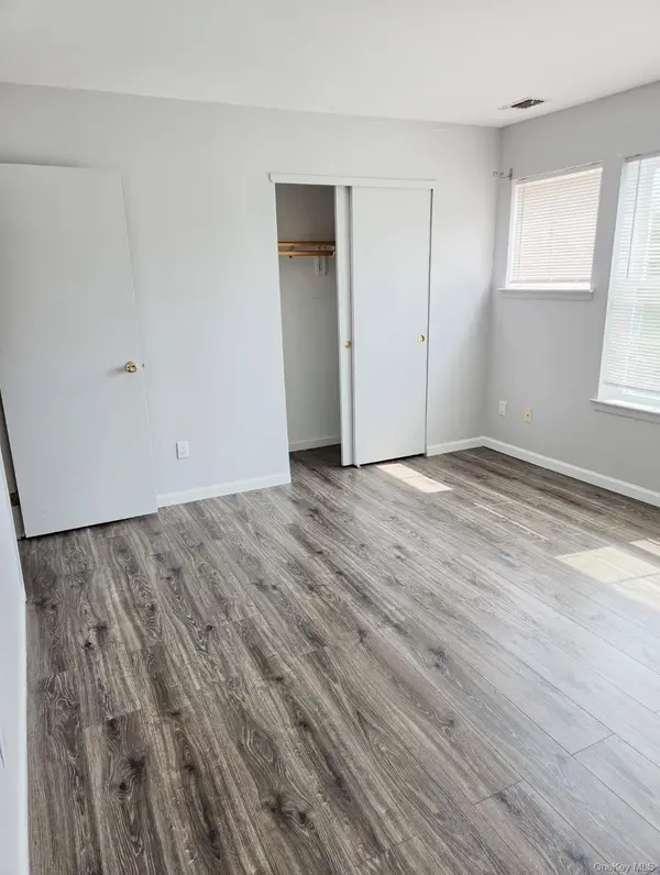 41 Maple Wing BLVD, Central Islip, NY 11722