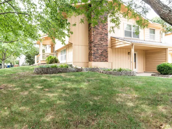 3200-3202 W 22nd ST, Lawrence, KS 66047