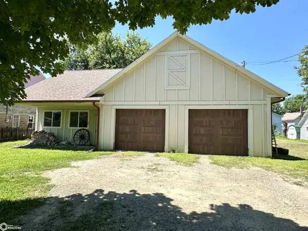 1137 West ST, Grinnell, IA 50112