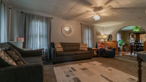 6636 Monroe AVE, Hammond, IN 46324