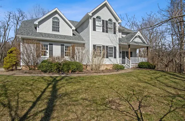 243 Crabapple LN, Valparaiso, IN 46383