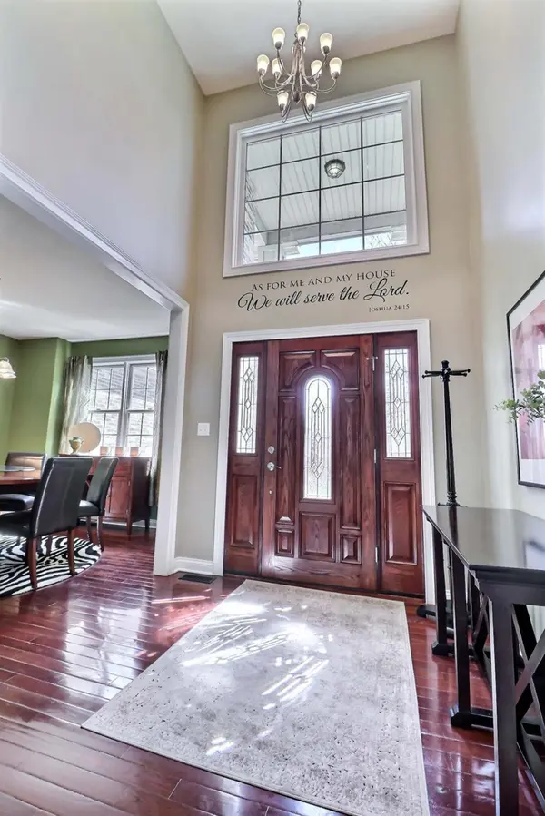 8164 Old Oak DR, Demotte, IN 46310
