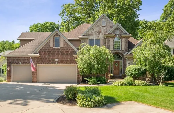 276 W Bruntsfield CT, Valparaiso, IN 46385