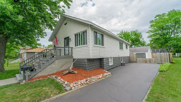 8329 Jackson AVE, Munster, IN 46321