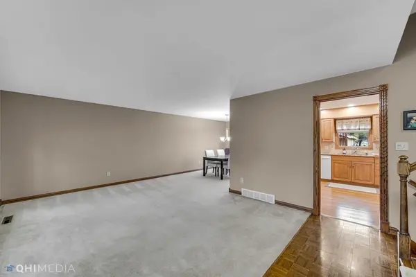 9331 Idlewild DR, Highland, IN 46322
