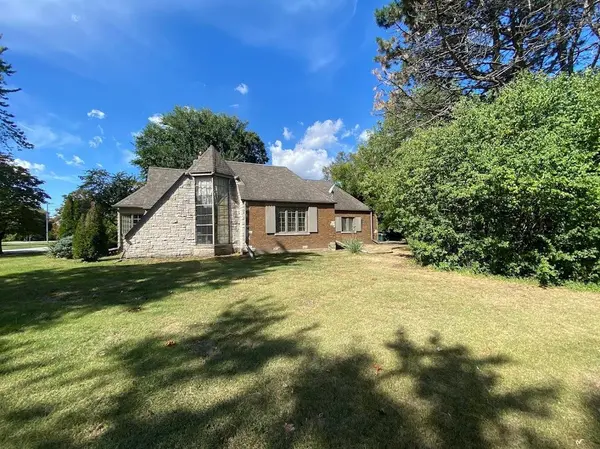 127 Beverly PL, Munster, IN 46321