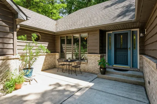 2035 Govert DR, Schererville, IN 46375