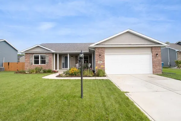 261 Honey Locust CT, Valparaiso, IN 46385