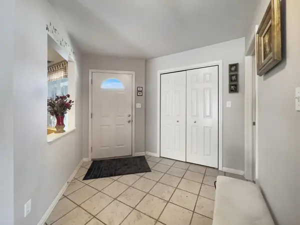 2937 Freedom CIR, Crown Point, IN 46307