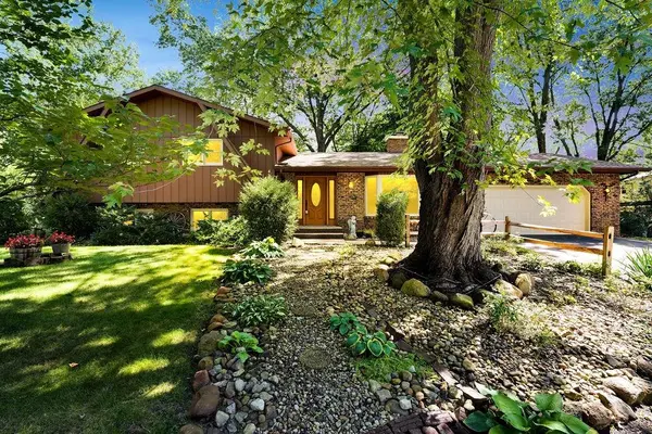 423 Cricket LN, Trail Creek, IN 46360