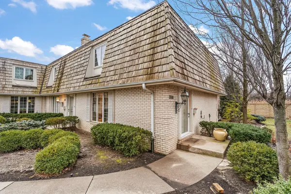1350 Camellia Drive,  Munster,  IN 46321