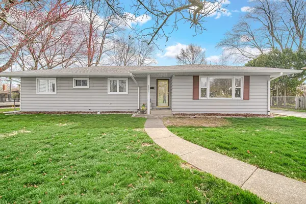 2202 Berkley DR, Valparaiso, IN 46383