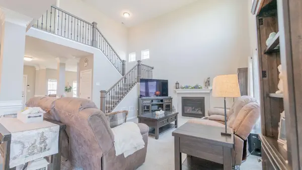 1532 Wysteria LN, Schererville, IN 46375