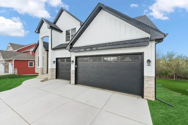 1847 Louis DR, Crown Point, IN 46307