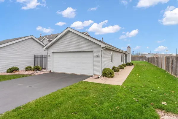 221 Holly LN, Schererville, IN 46375