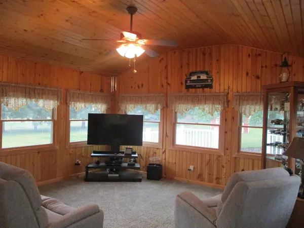 894 Rustic Acres Lane, Hebron, IN 46341