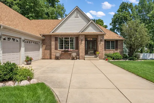 29 Woodruft DR, Valparaiso, IN 46385
