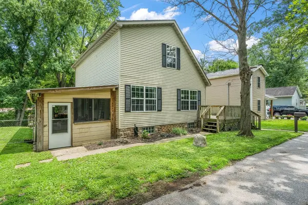 6 Dumas ST, Valparaiso, IN 46383