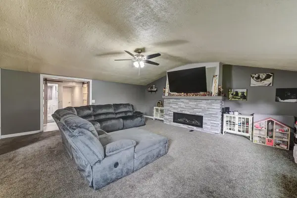 11300 W 109th AVE, St. John, IN 46373
